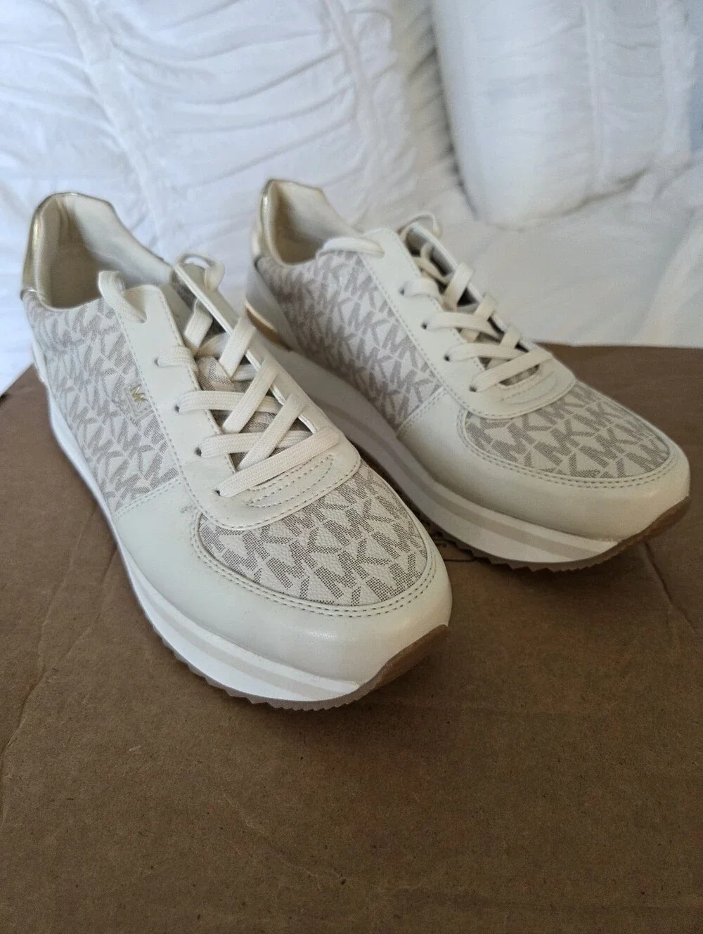 MICHAEL KORS MONIQUE SNEAKERS SZ 9.5 NW GOLD